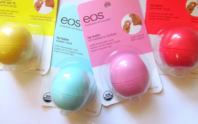 EOS Smooth Sphere Lip Balm là son dưỡng ẩm môi có hình quả trứng