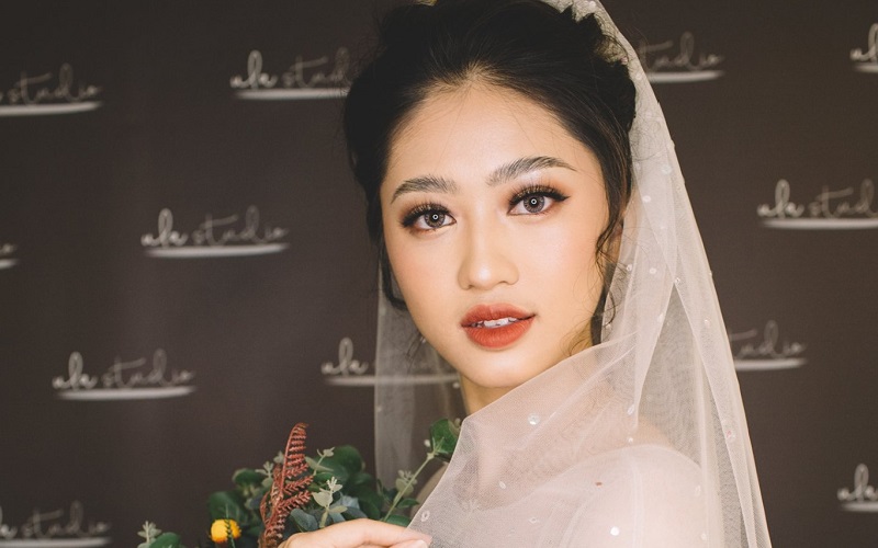 Ula Studio luôn nhanh chóng bắt kịp và tiếp thu những kỹ thuật trang điểm mới