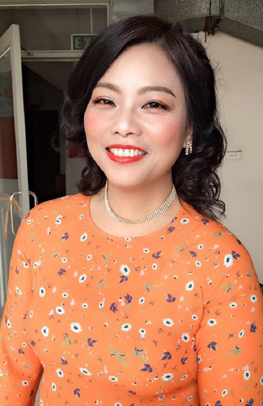 Đơn giản mà cực kỳ tươi tắn với kiểu trang điểm mẹ cô dâu