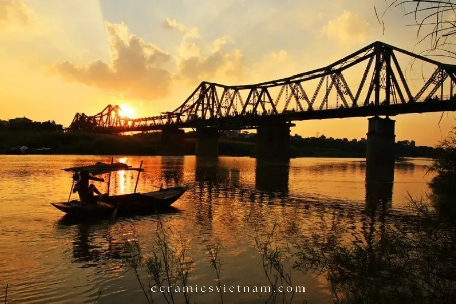 Long Bien Bridge_ A Historic Icon of Hanoi_5_11zon