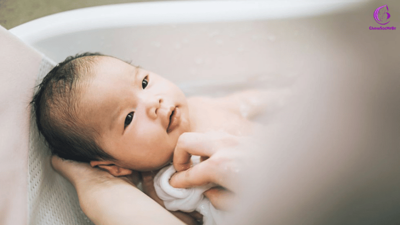 Cách tắm bé sơ sinh đơn giản ngay tại nhà