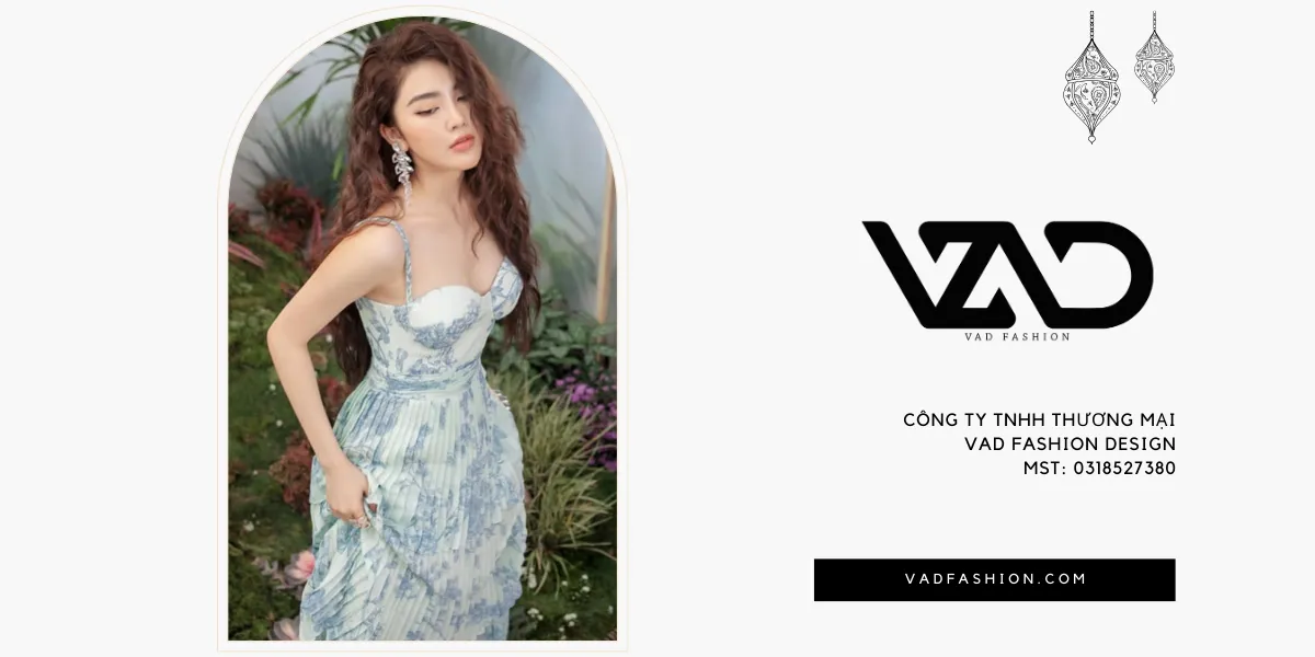 Từ nào dùng để miêu tả về sự nghiệp tạo mẫu của thương hiệu Vân Anh Scarlet?