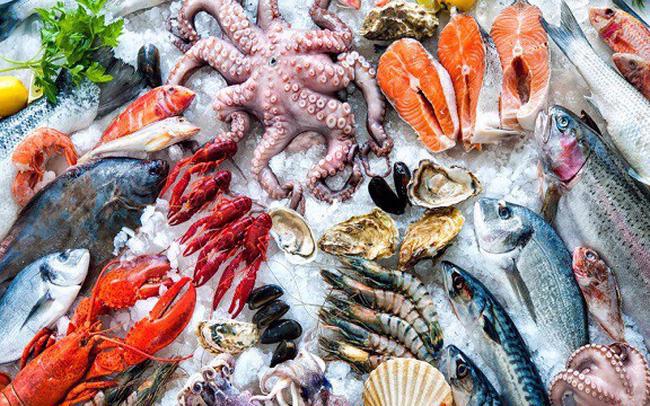 Chợ hải sản Vân Đồn có mở cửa vào các ngày nào trong tuần?
