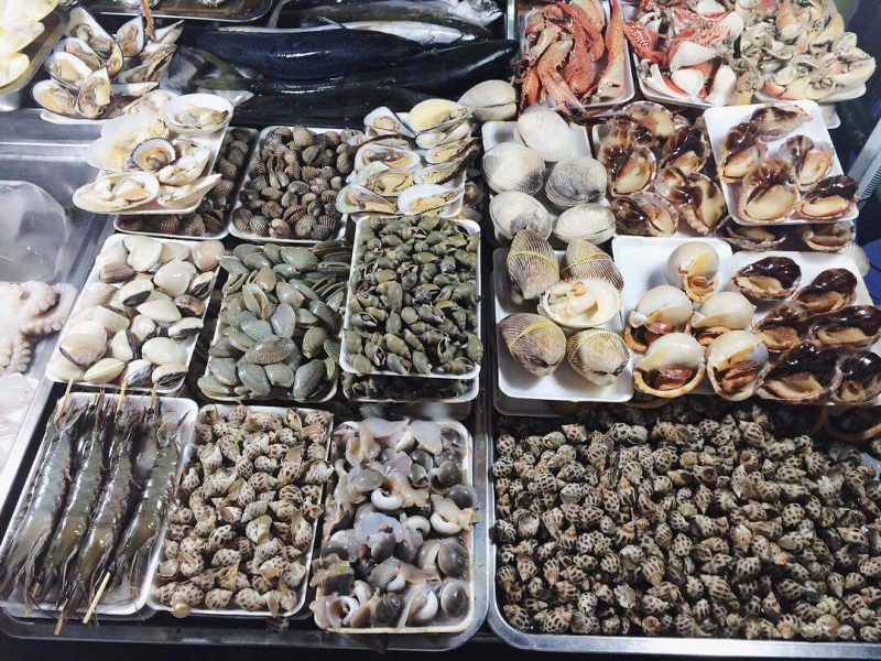 Cho hai san Van Don Top nhung cua hang 3 1 1