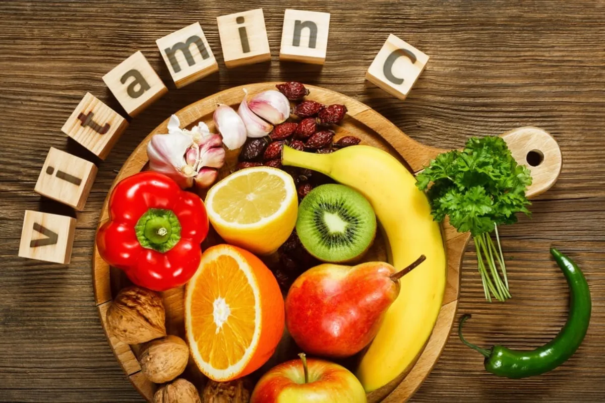 bi quyet cham soc da khi giao mua de luon rang ro (4) Tăng cường thực phẩm giàu Vitamin C, E, và Omega-3, như cam, bưởi,.. những dưỡng chất này không chỉ giúp da khỏe mạnh , ngăn ngừa lão hóa và cải thiện tình trạng da.