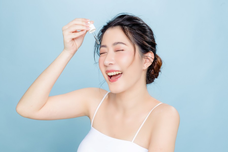 Dưỡng Ẩm Chuyên Sâu: Giữ Da Tươi Sáng Và Căng Mọng Dưỡng Ẩm Chuyên Sâu: Giữ Da Tươi Sáng Và Căng Mọng