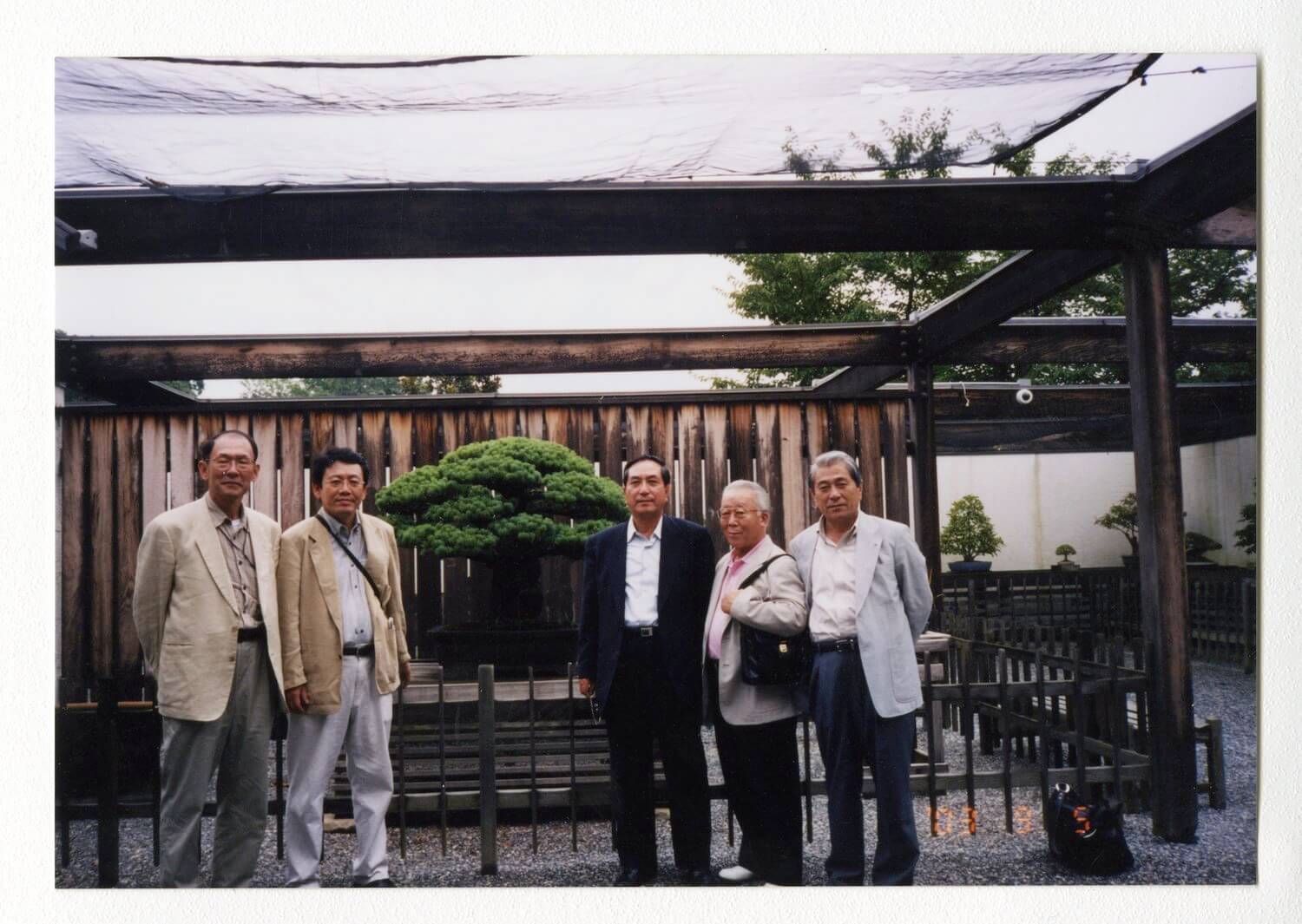 Bạn bè và gia đình của ông Yamaki tại Bảo tàng