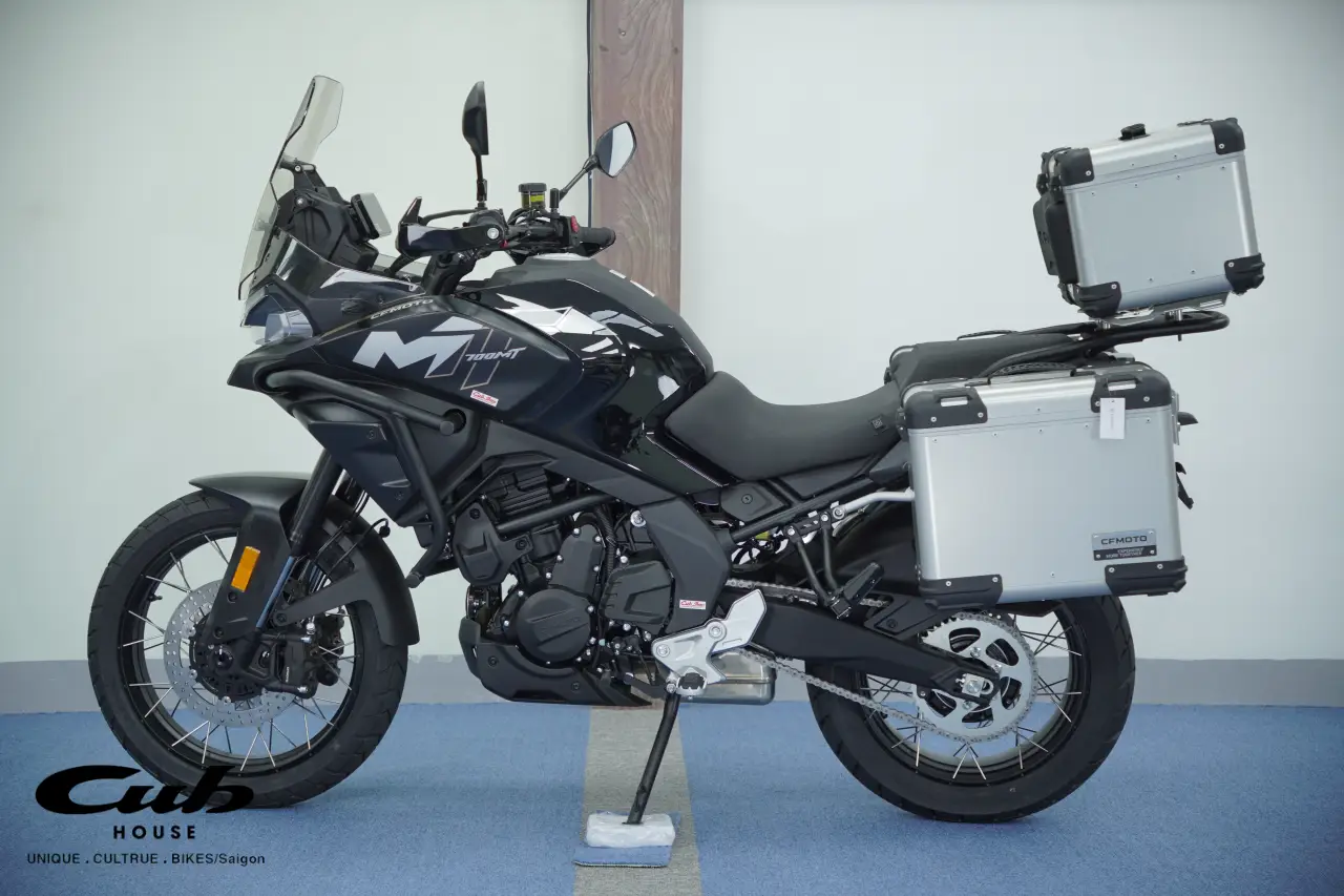 CFmoto 700MT