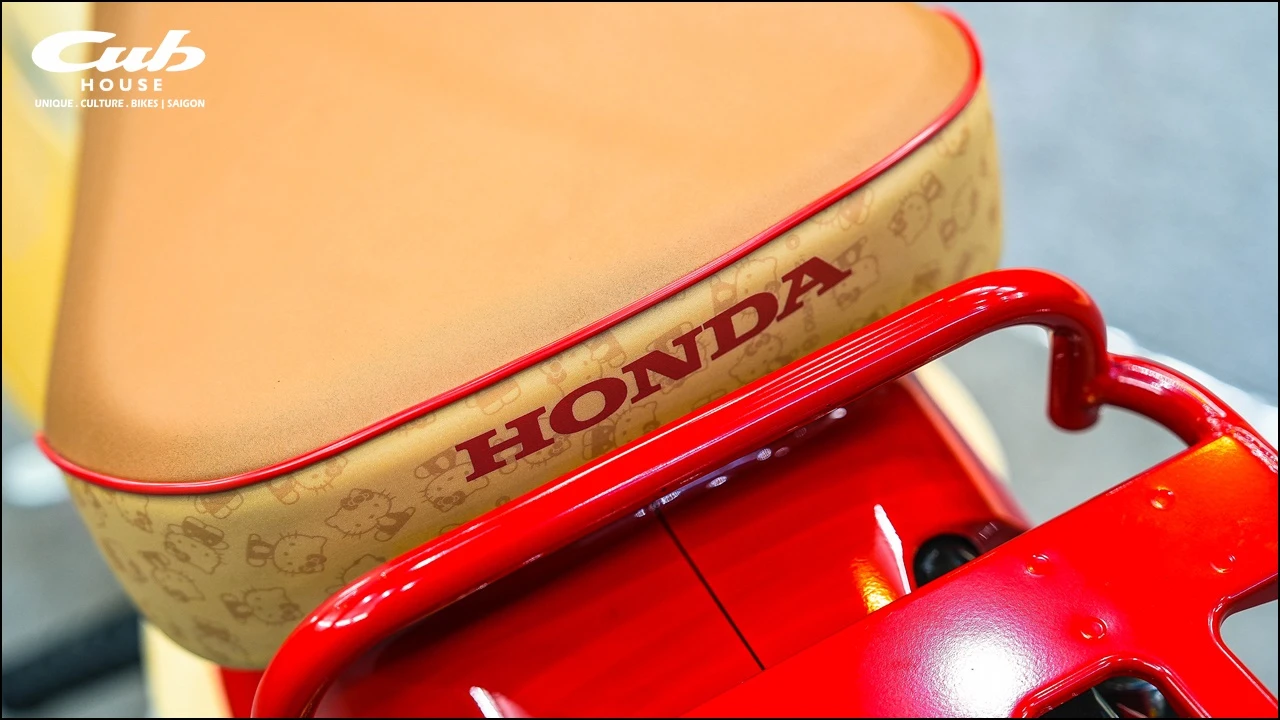Honda Super Cub 50cc Hello Kitty – Biểu tượng dễ thương giới hạn đã có mặt tại Việt Nam