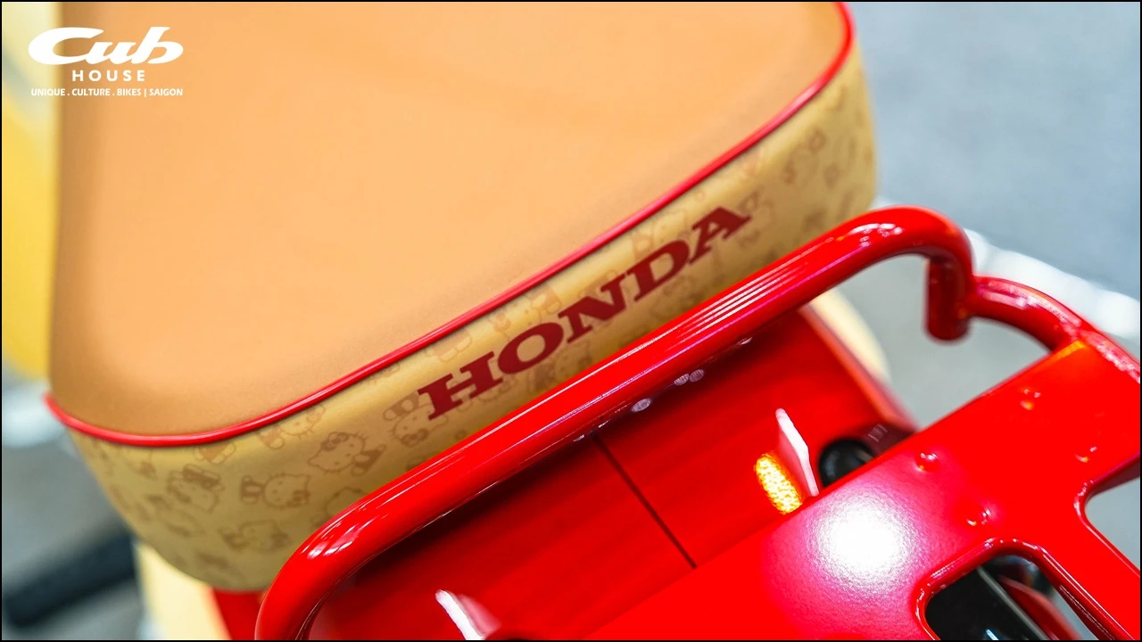 Honda Super Cub 50cc Hello Kitty – Biểu tượng dễ thương giới hạn đã có mặt tại Việt Nam