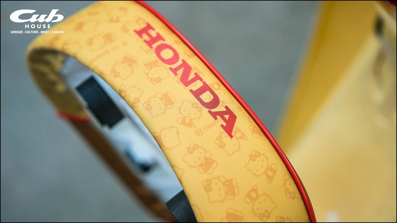 Honda Super Cub 50cc Hello Kitty – Biểu tượng dễ thương giới hạn đã có mặt tại Việt Nam