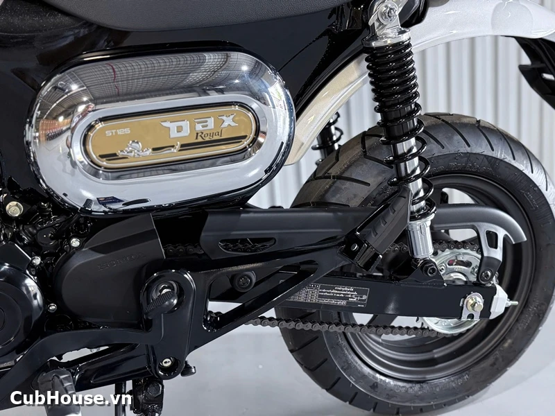 Hình ảnh chi tiết Honda Dax Royal Limited Edition đã về đến Cub House Sài Gòn