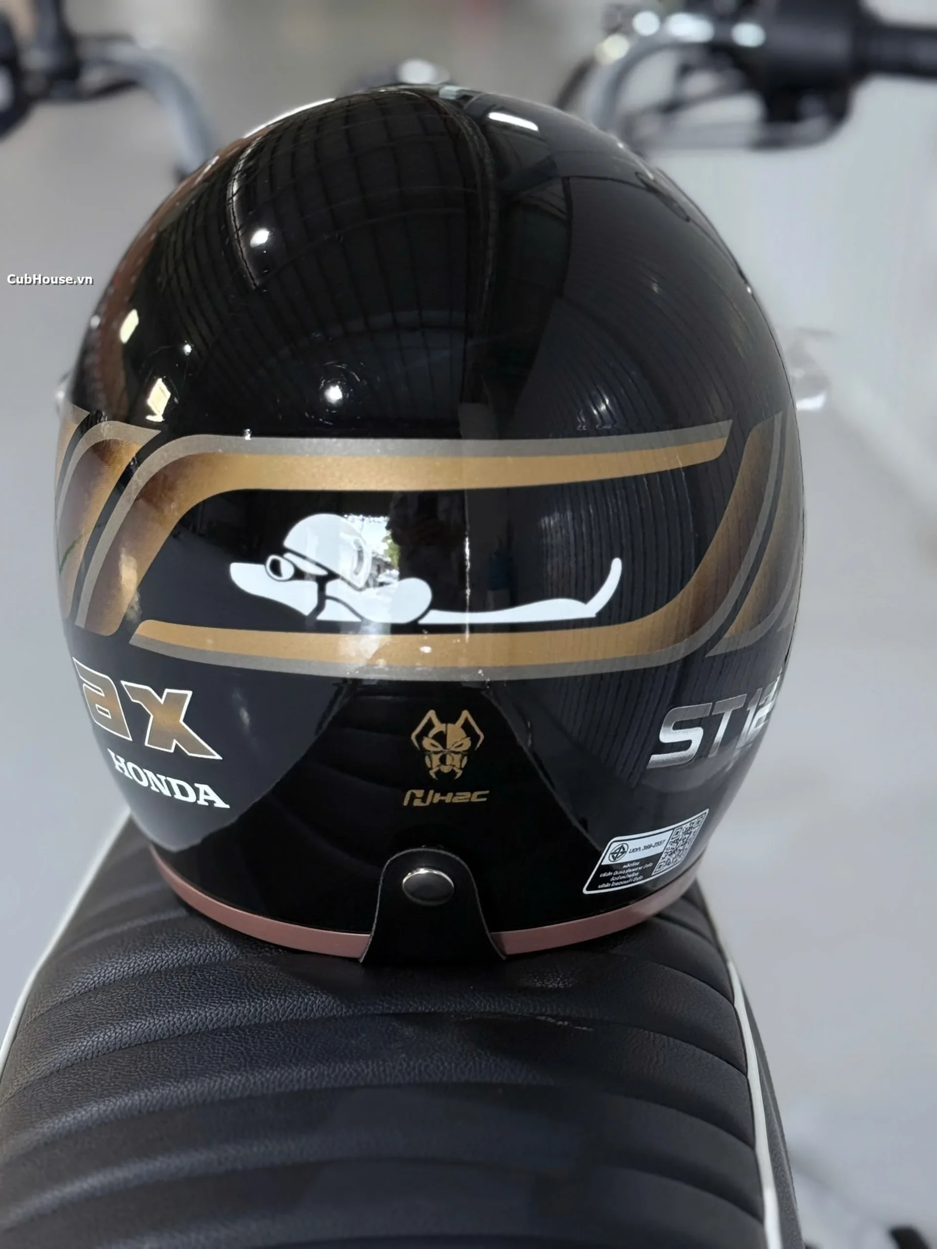 Hình ảnh chi tiết Honda Dax Royal Limited Edition đã về đến Cub House Sài Gòn