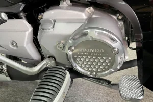 Ốp bảo vệ trang trí lóc máy phải Honda Dream 125