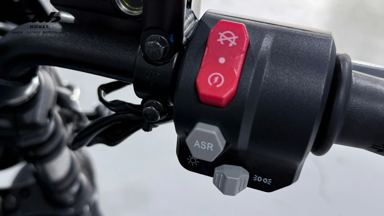 Brixton Cromwell 1200 X