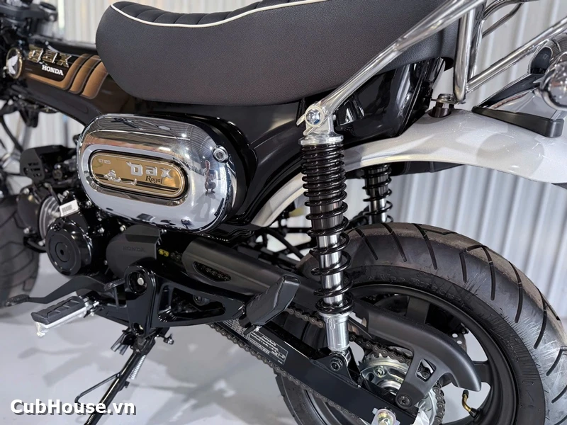 Hình ảnh chi tiết Honda Dax Royal Limited Edition đã về đến Cub House Sài Gòn