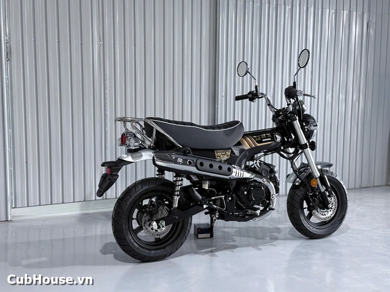 Hình ảnh chi tiết Honda Dax Royal Limited Edition đã về đến Cub House Sài Gòn
