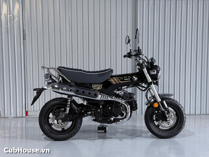 Hình ảnh chi tiết Honda Dax Royal Limited Edition đã về đến Cub House Sài Gòn