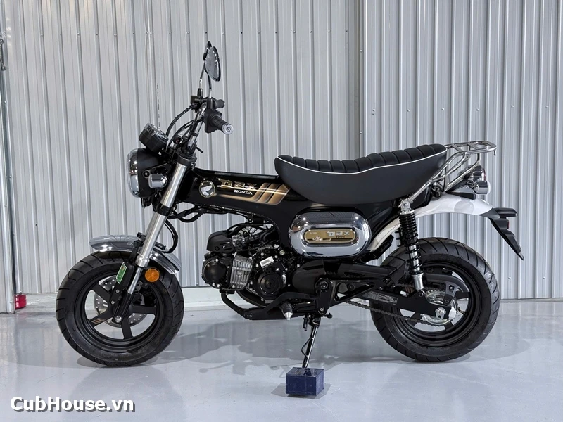 Hình ảnh chi tiết Honda Dax Royal Limited Edition đã về đến Cub House Sài Gòn