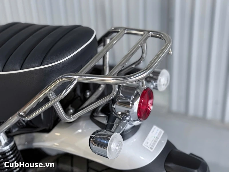 Hình ảnh chi tiết Honda Dax Royal Limited Edition đã về đến Cub House Sài Gòn