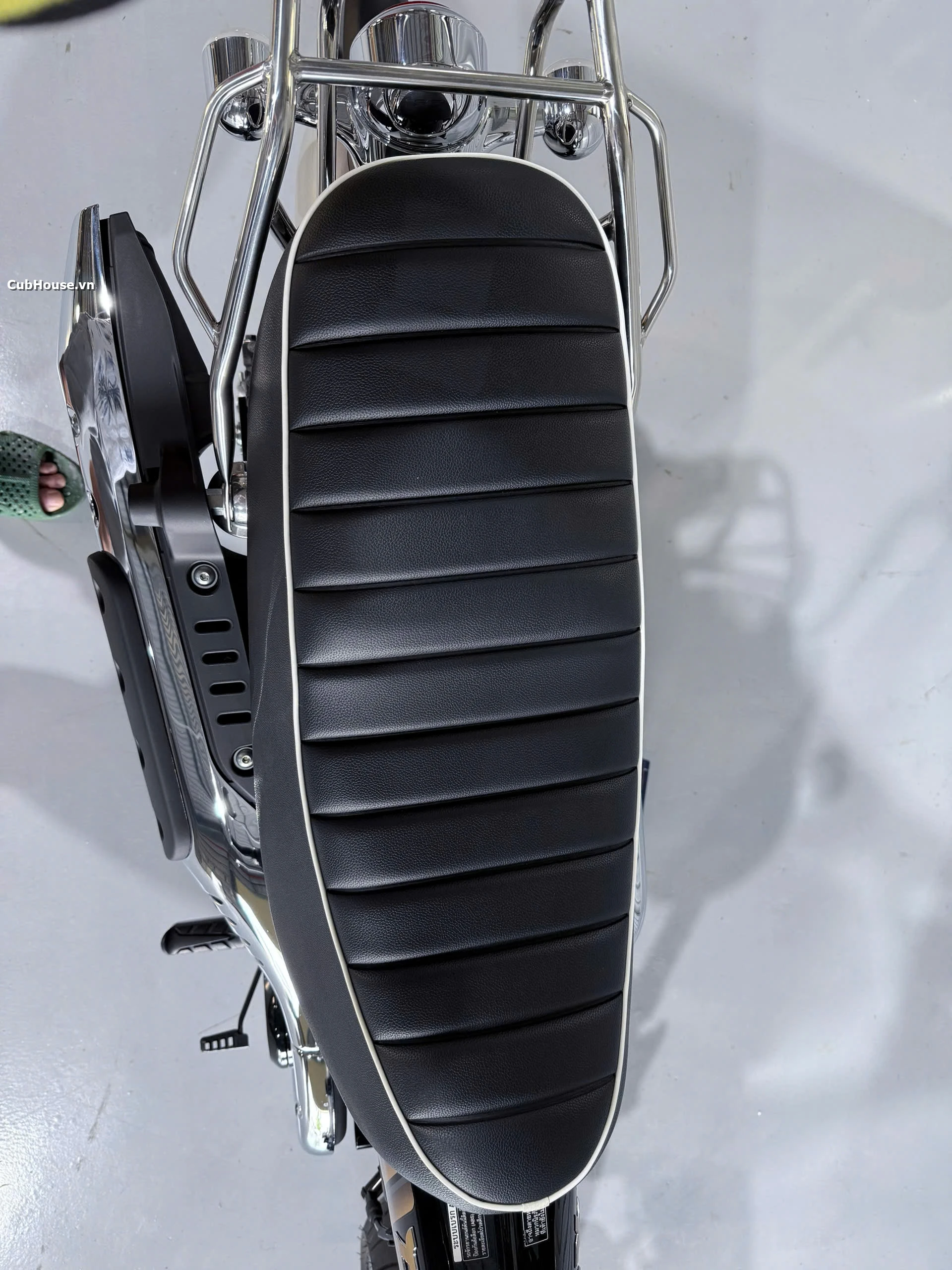 Hình ảnh chi tiết Honda Dax Royal Limited Edition đã về đến Cub House Sài Gòn