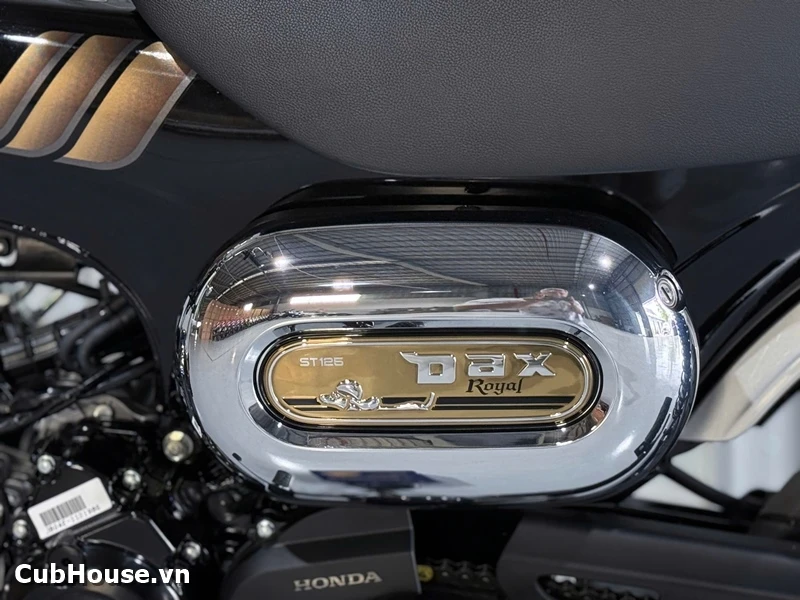 Hình ảnh chi tiết Honda Dax Royal Limited Edition đã về đến Cub House Sài Gòn