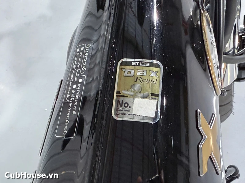 Hình ảnh chi tiết Honda Dax Royal Limited Edition đã về đến Cub House Sài Gòn