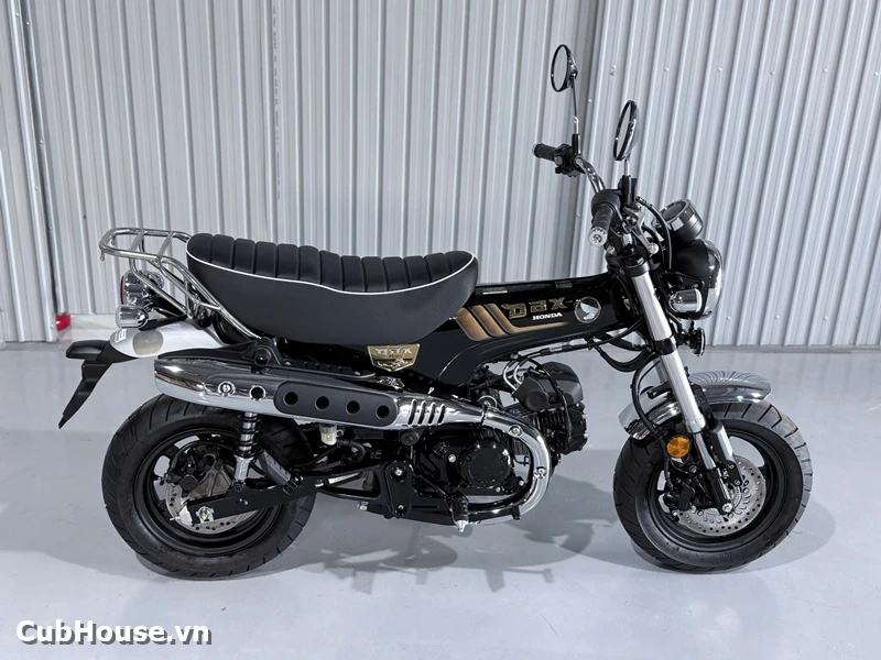 Hình ảnh chi tiết Honda Dax Royal Limited Edition đã về đến Cub House Sài Gòn