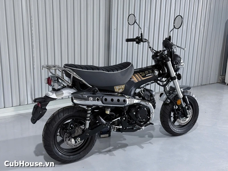 Hình ảnh chi tiết Honda Dax Royal Limited Edition đã về đến Cub House Sài Gòn