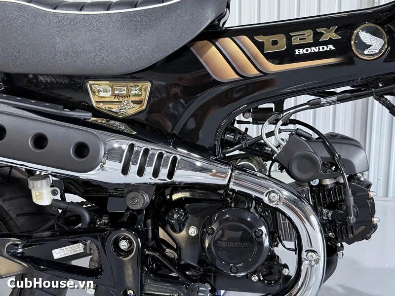 Hình ảnh chi tiết Honda Dax Royal Limited Edition đã về đến Cub House Sài Gòn