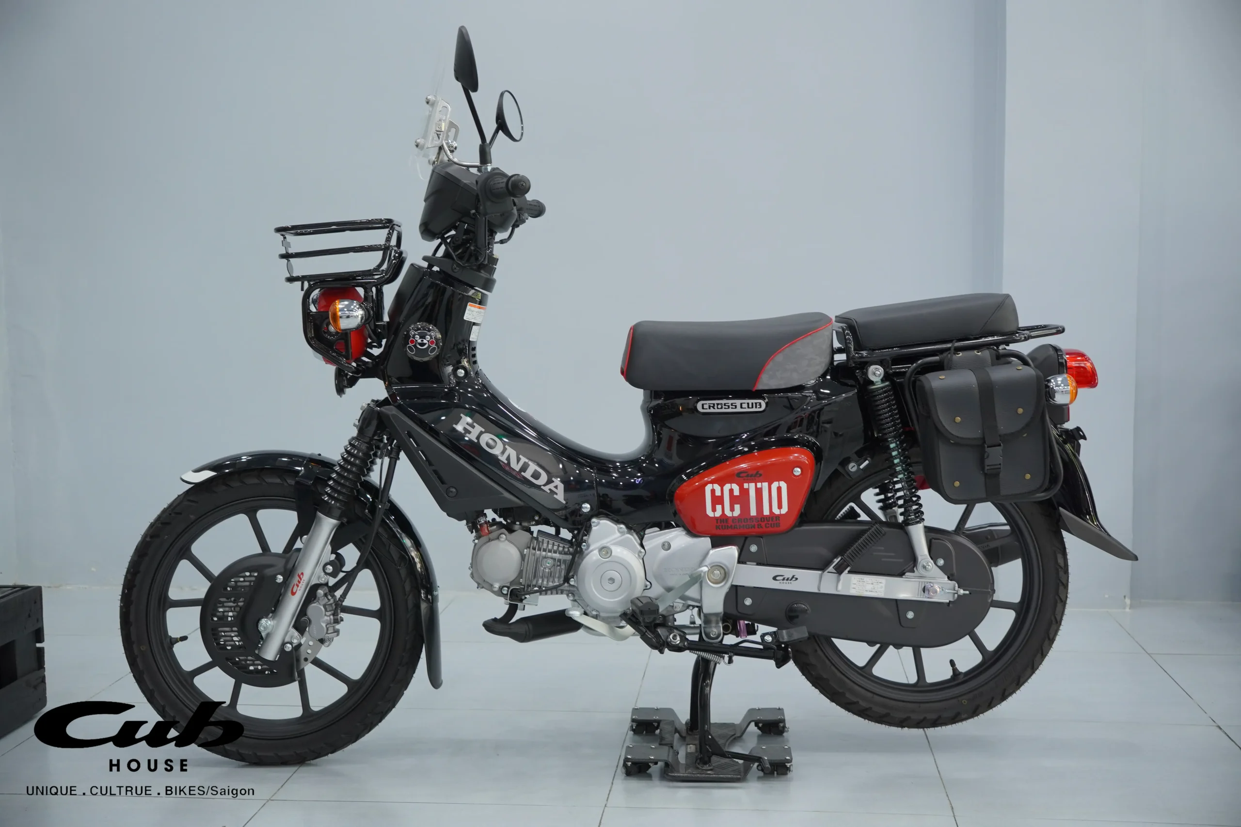 Honda Cross Cub 110 Kumamon độ hoàn hảo - Gắn phụ kiện siêu đẹp 22 Honda Cross Cub 110 Kumamon độ hoàn hảo – Gắn phụ kiện siêu đẹp