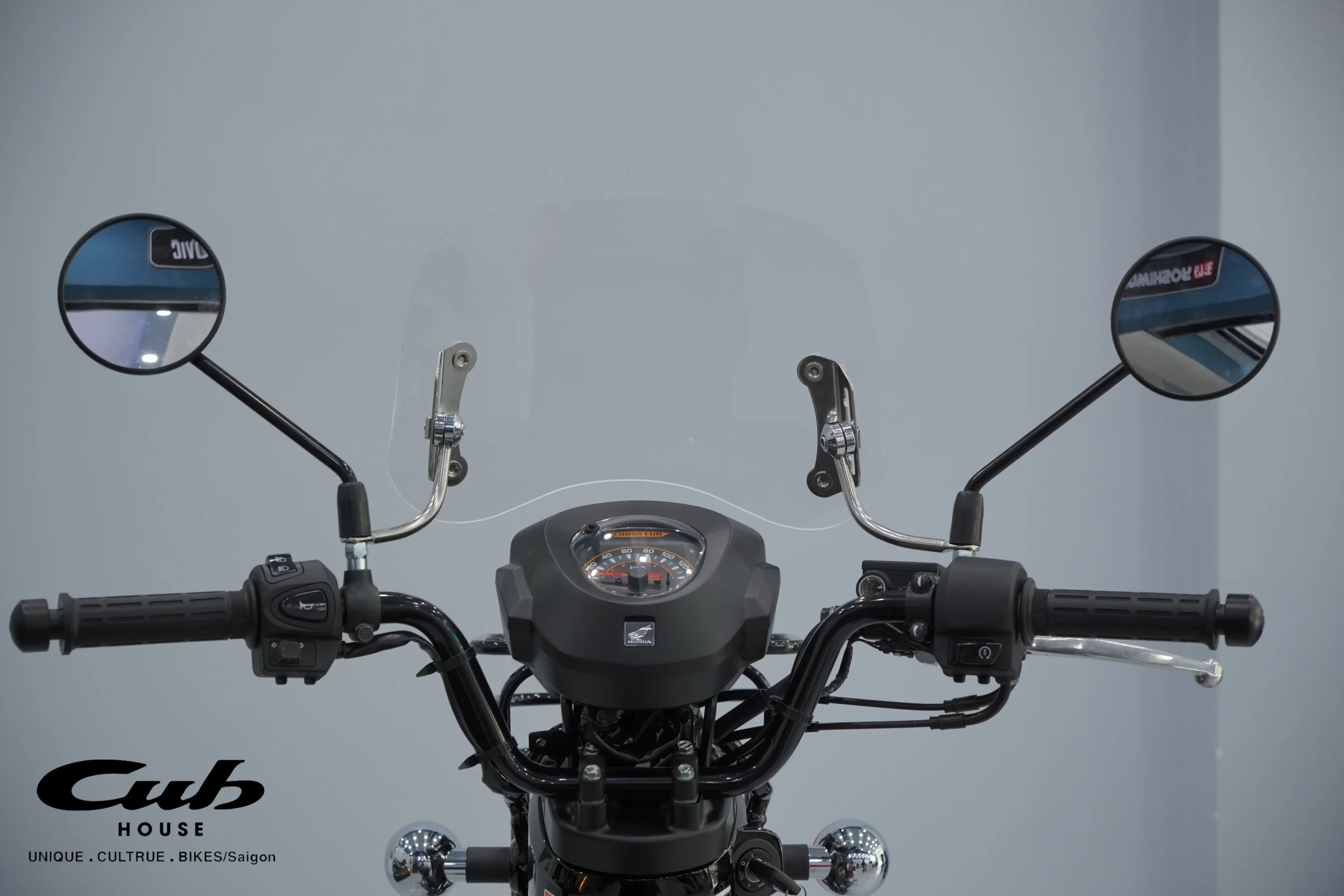 Honda Cross Cub 110 Kumamon độ hoàn hảo - Gắn phụ kiện siêu đẹp 30 Honda Cross Cub 110 Kumamon độ hoàn hảo – Gắn phụ kiện siêu đẹp