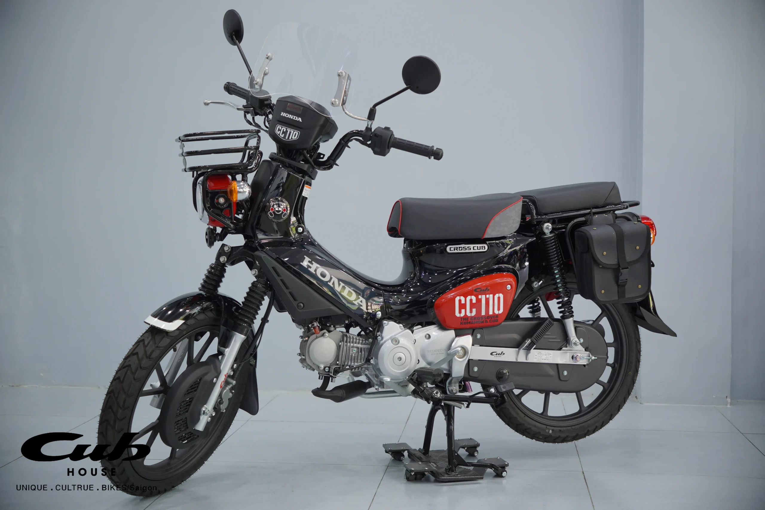 Honda Cross Cub 110 Kumamon độ hoàn hảo - Gắn phụ kiện siêu đẹp 17 Honda Cross Cub 110 Kumamon độ hoàn hảo – Gắn phụ kiện siêu đẹp