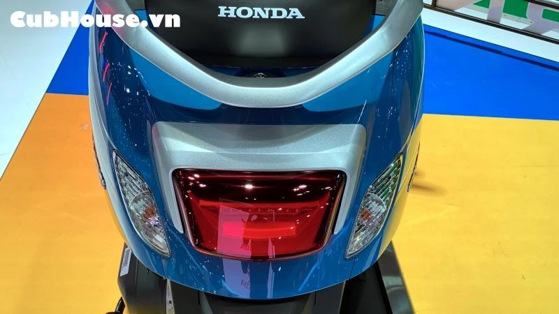 Phiên bản kỷ niệm đặc biệt Honda Giorno++ Donald Duck Edition sẽ được bán bởi CubHouse Việt Nam 23 Phiên bản kỷ niệm đặc biệt Honda Giorno++ Donald Duck Edition sẽ được bán bởi CubHouse Việt Nam