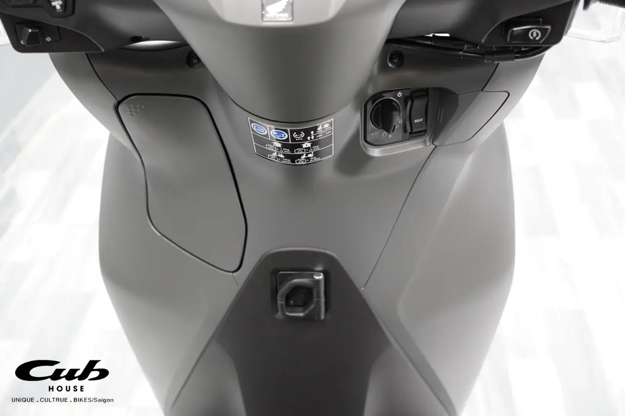 Honda SH 350i nhập Ý