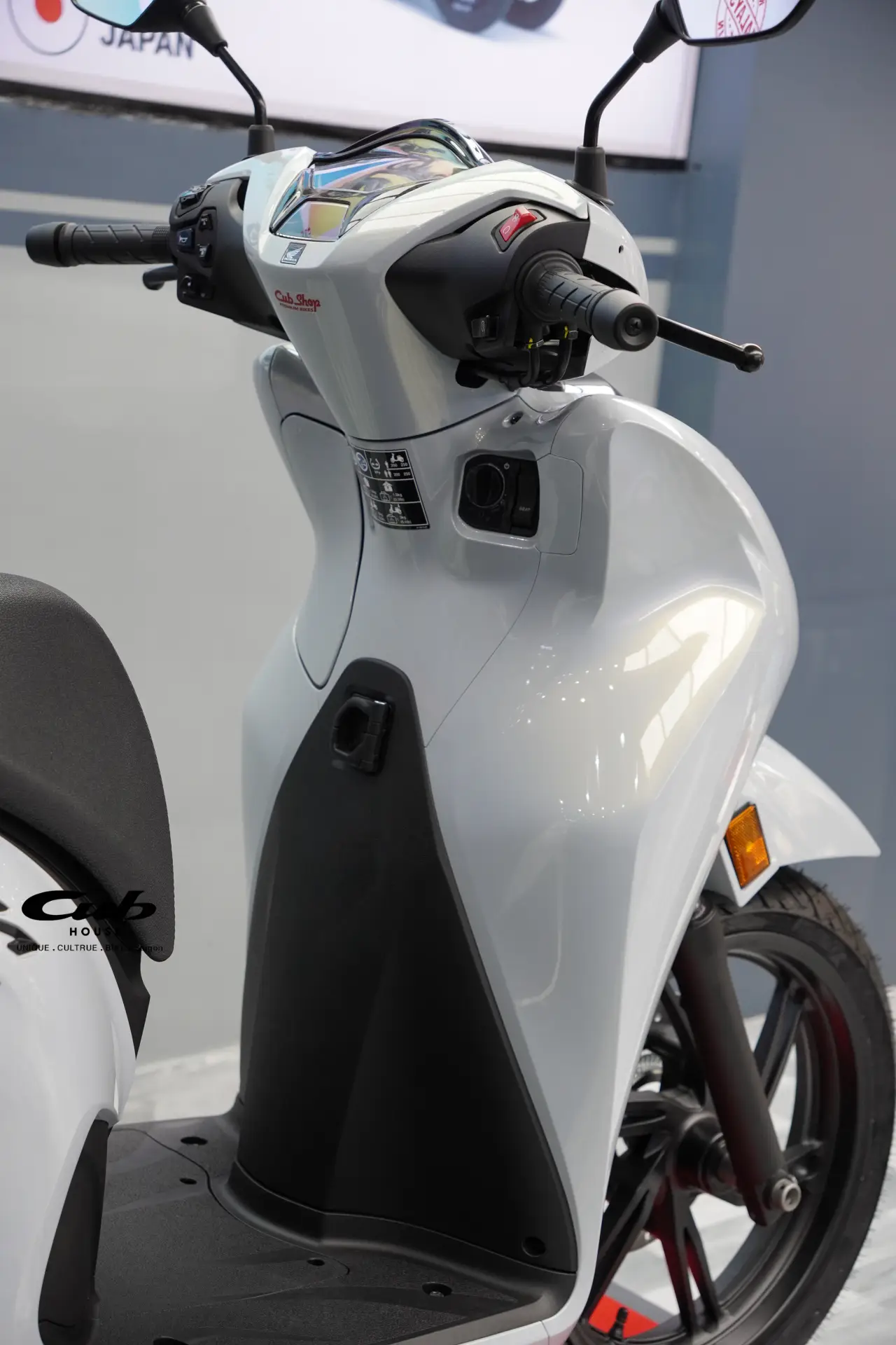 Honda SH 350i nhập Ý