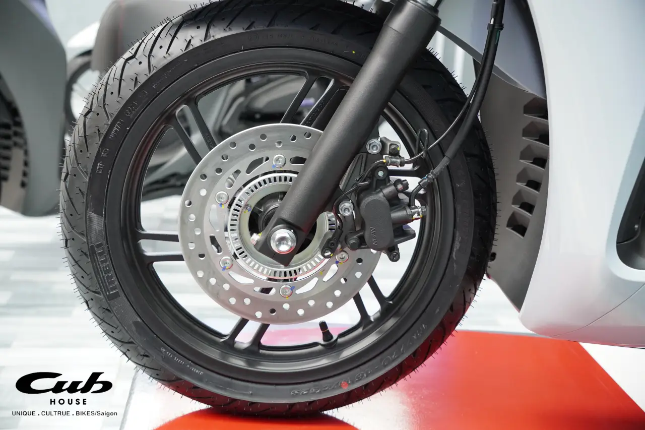 Honda SH 350i nhập Ý