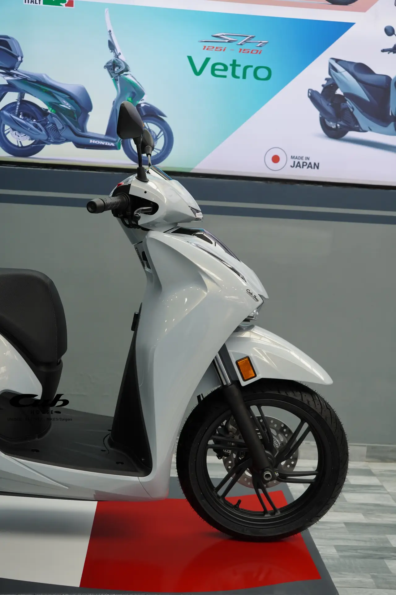 Honda SH 350i nhập Ý