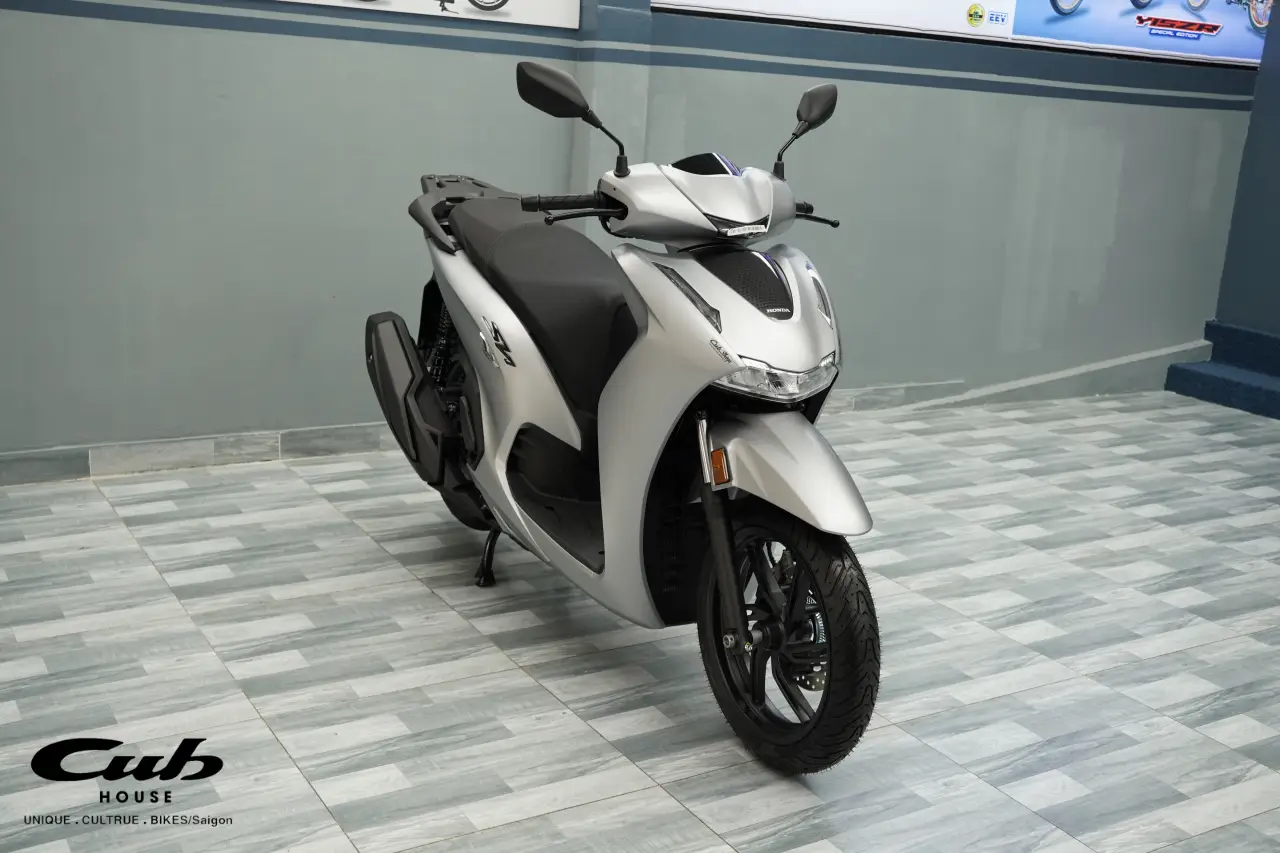 Honda SH 350i nhập Ý