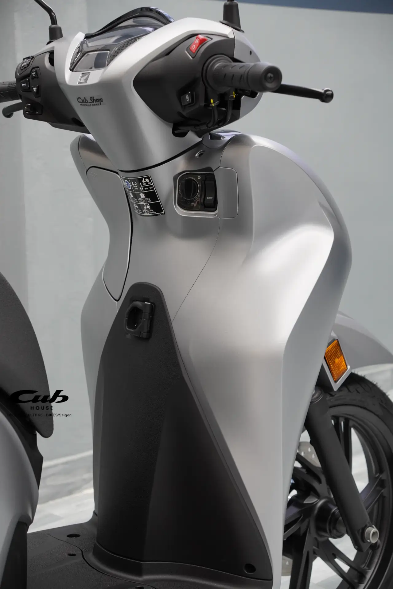 Honda SH 350i nhập Ý