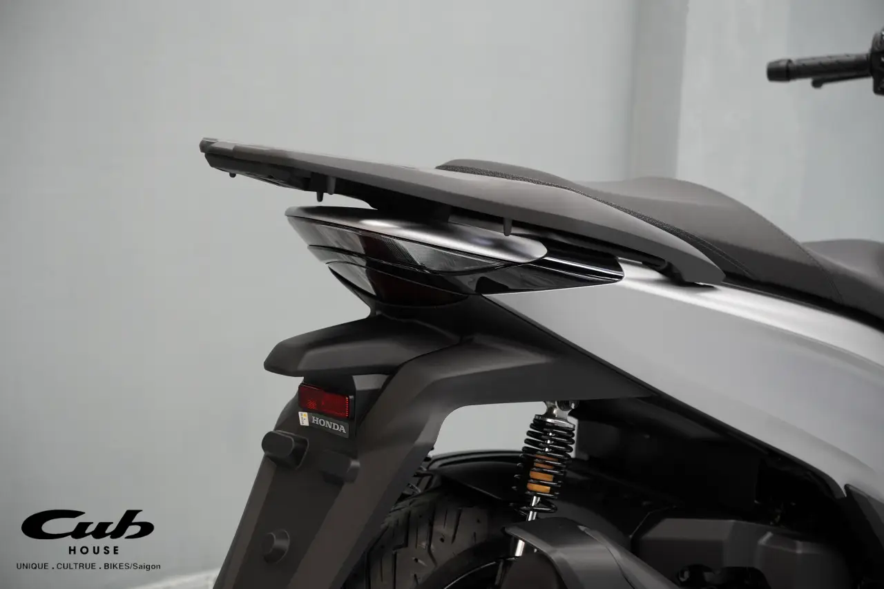 Honda SH 350i nhập Ý