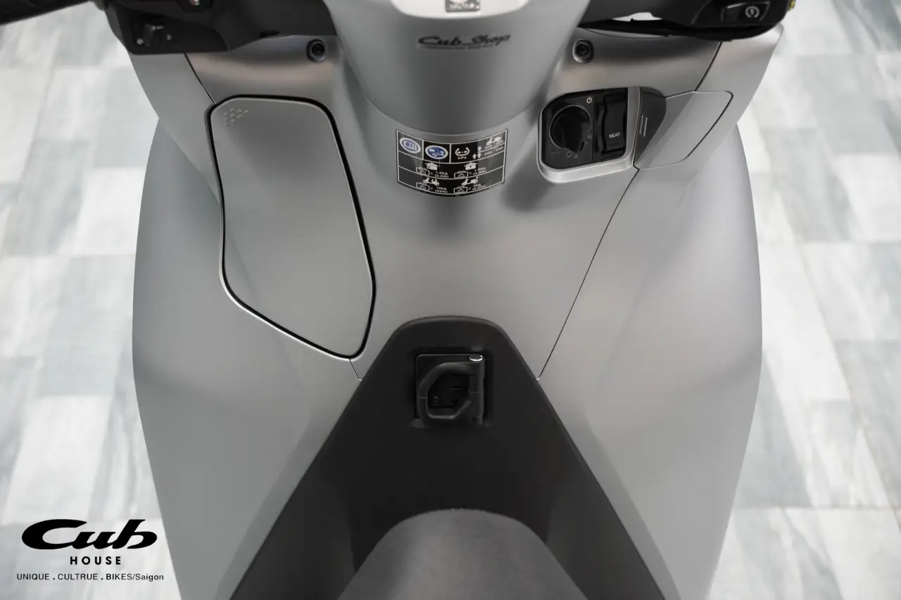 Honda SH 350i nhập Ý