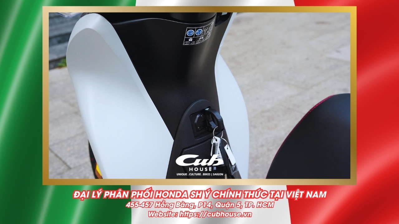 Chi tiết Honda SH Ý 150i Sport chính hãng màu trắng mới về đến Việt Nam