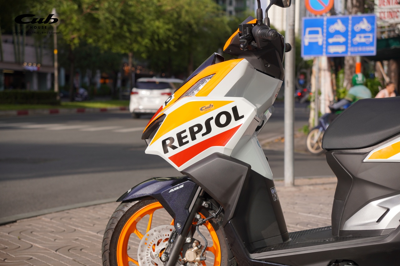 Khám phá phiên bản đặc biệt Honda Vario 160 Repsol Malaysia 13 Khám phá phiên bản đặc biệt Honda Vario 160 Repsol Malaysia