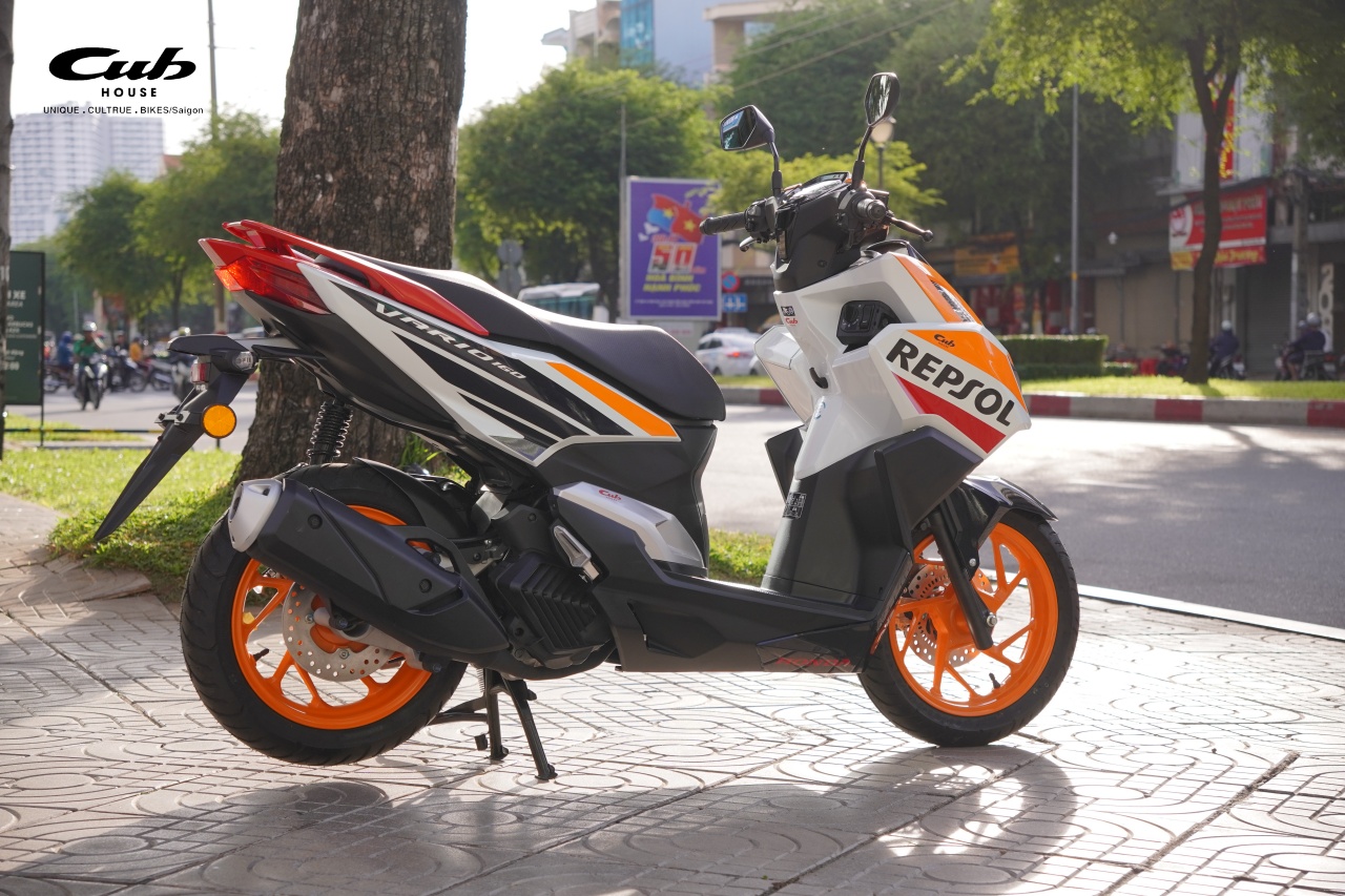 Khám phá phiên bản đặc biệt Honda Vario 160 Repsol Malaysia 17 Khám phá phiên bản đặc biệt Honda Vario 160 Repsol Malaysia