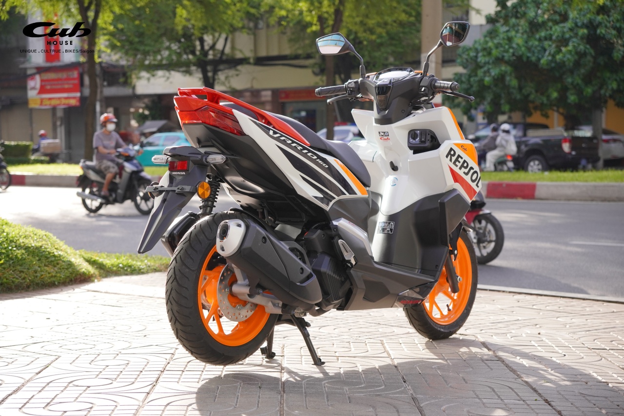 Khám phá phiên bản đặc biệt Honda Vario 160 Repsol Malaysia 15 Khám phá phiên bản đặc biệt Honda Vario 160 Repsol Malaysia