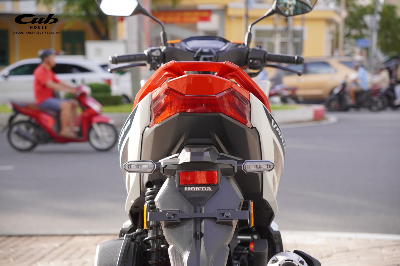 Khám phá phiên bản đặc biệt Honda Vario 160 Repsol Malaysia 12 Khám phá phiên bản đặc biệt Honda Vario 160 Repsol Malaysia