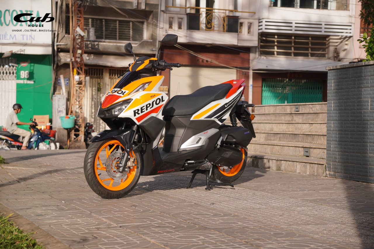 Khám phá phiên bản đặc biệt Honda Vario 160 Repsol Malaysia 11 Khám phá phiên bản đặc biệt Honda Vario 160 Repsol Malaysia
