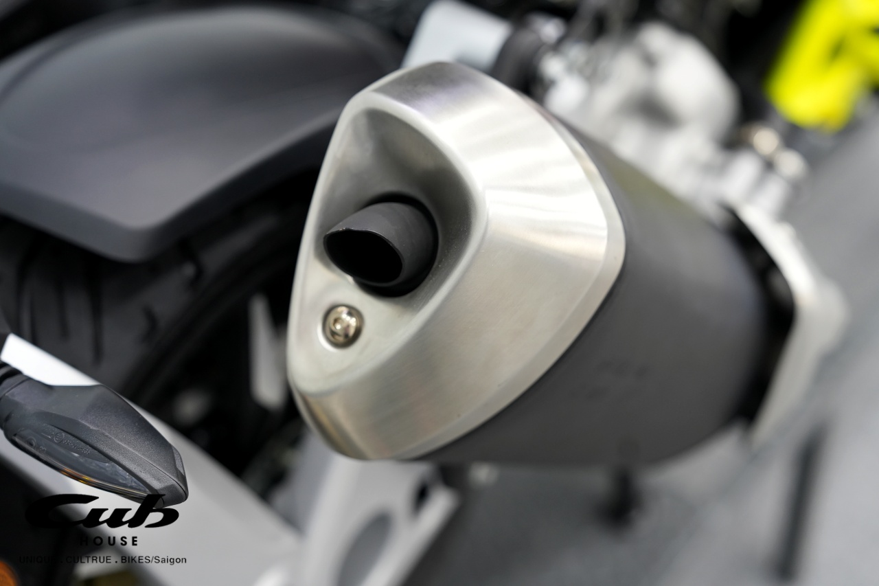 Chơi xe Italjet Dragster 300 độc lạ trang bị phuộc Ohlins là đỉnh