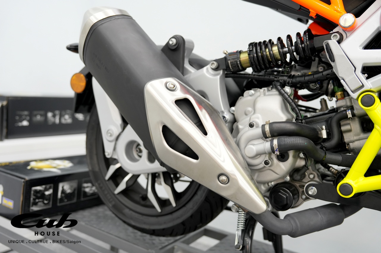 Chơi xe Italjet Dragster 300 độc lạ trang bị phuộc Ohlins là đỉnh